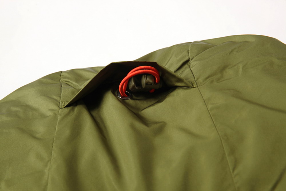 冬季羽絨服細節展示