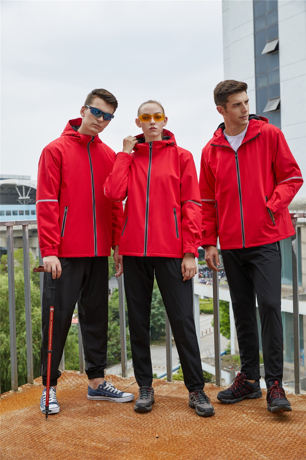 運動休閑沖鋒衣模特上身展示圖 運動休閑沖鋒衣模特上身展示圖