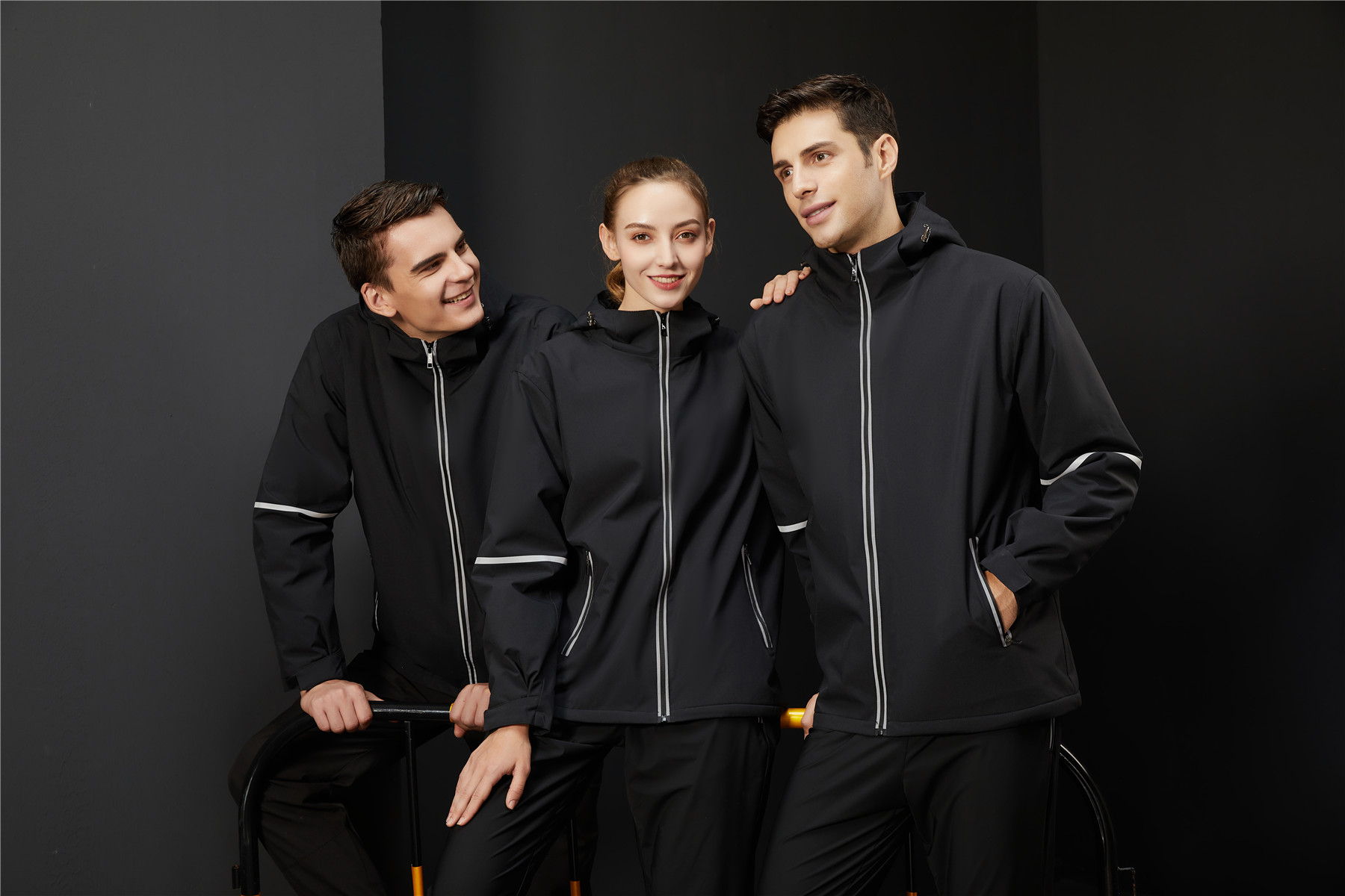 運動休閑沖鋒衣模特上身展示圖 運動休閑沖鋒衣模特上身展示圖